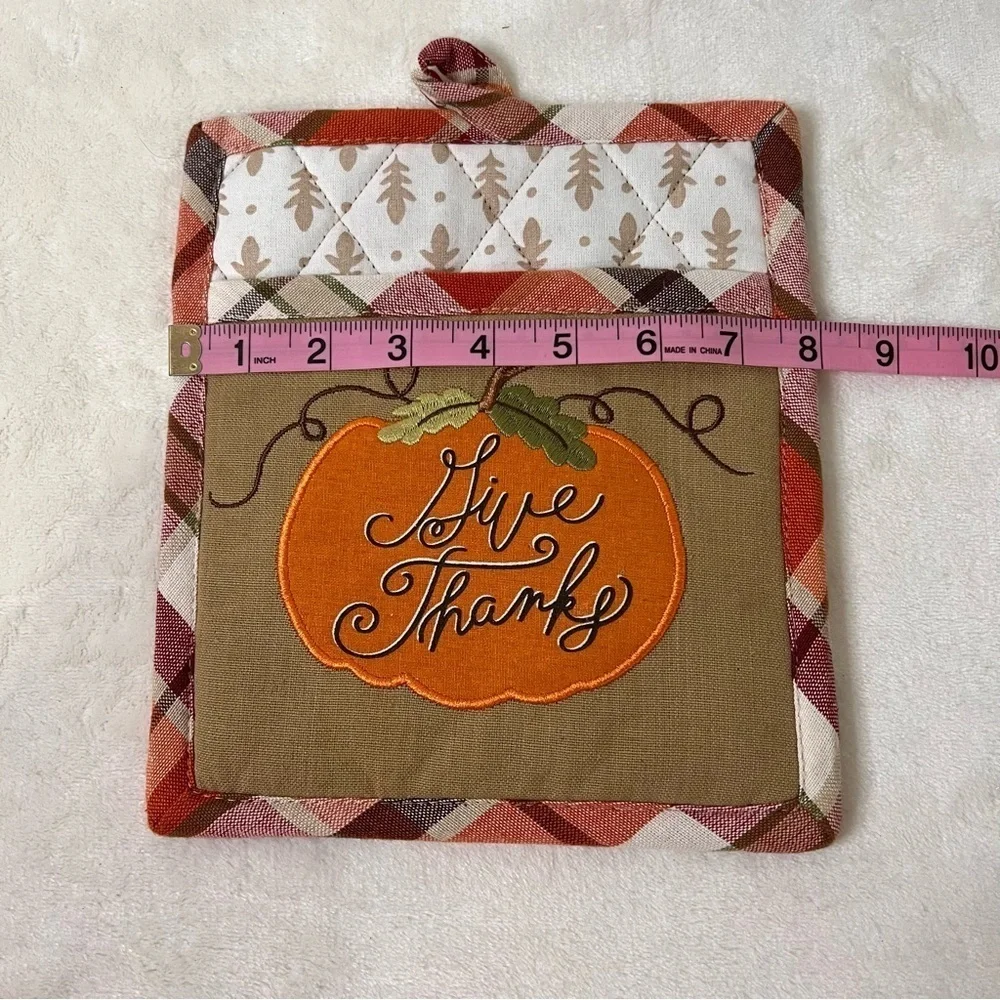 Give Thanks‎ Hot Pad and Kitchen Towel  8 x 10 inch Hobby Lobby